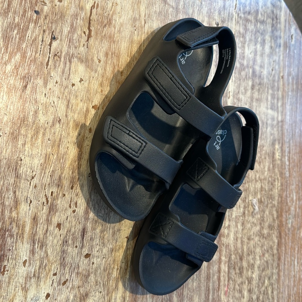 Kids size 3 sandals - never worn